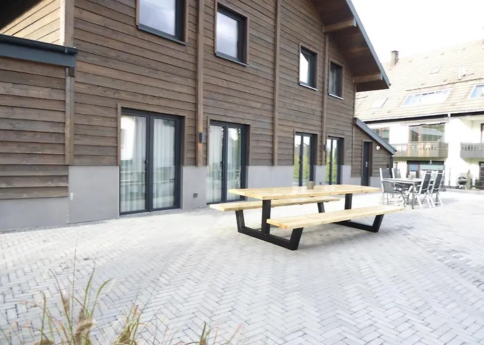 Diamond 6 Person Wifi Near Lift *